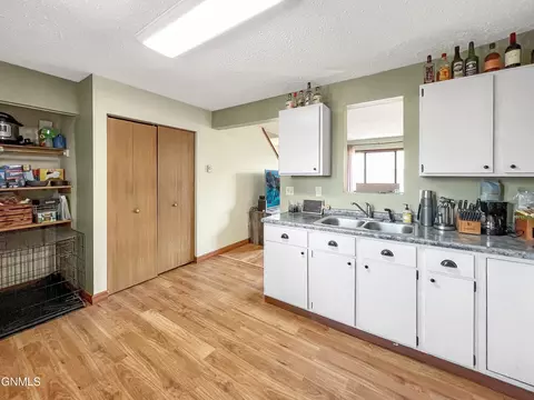 2703 19th Ave W, Williston, ND 58801 photo 17