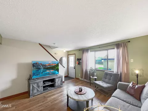 2703 19th Ave W, Williston, ND 58801 photo 8