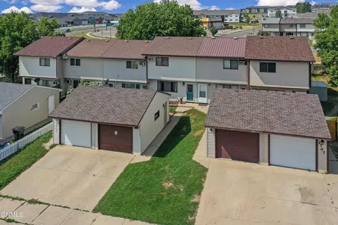 2703 19th Ave W, Williston, ND 58801 photo 2