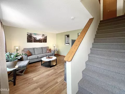 2703 19th Ave W, Williston, ND 58801 photo 5
