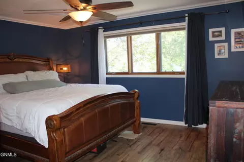 936 Capitol Ave E, Bismarck, ND 58501 photo 9