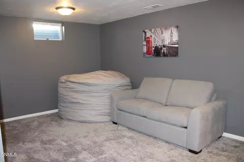 936 Capitol Ave E, Bismarck, ND 58501 photo 17