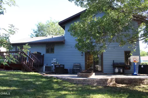 936 Capitol Ave E, Bismarck, ND 58501 photo 10