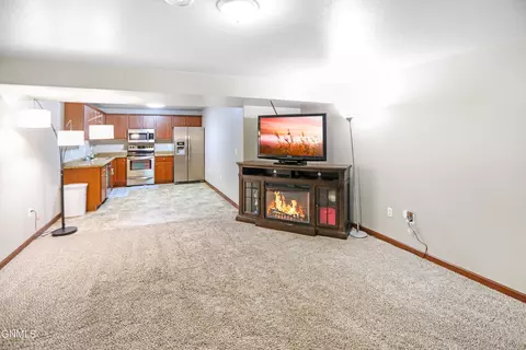 3330 3rd Ave E, Williston, ND 58801 photo 32