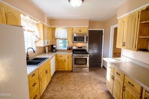 822 2nd Ave E, Williston, ND 58801 photo 20
