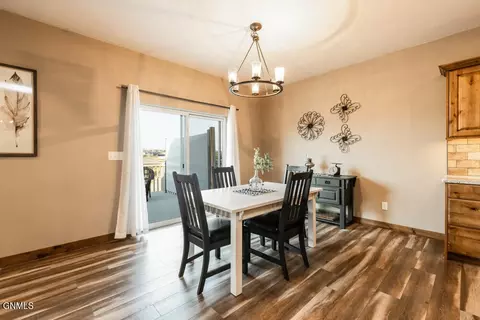 711 Calvert Dr, Bismarck, ND 58503 photo 8