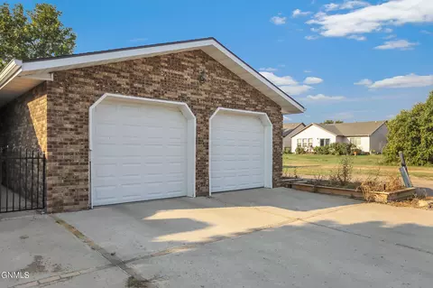 2709 Skyway Ct, Williston, ND 58801 photo 29