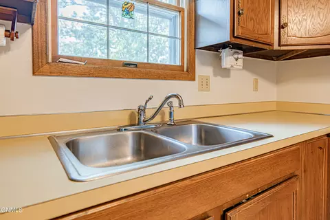 703 Johns Dr, Mandan, ND 58554 photo 20