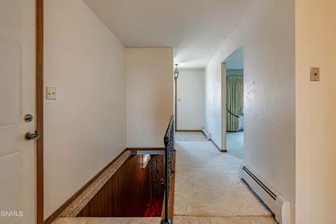 703 Johns Dr, Mandan, ND 58554 photo 24