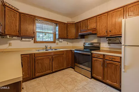 703 Johns Dr, Mandan, ND 58554 photo 18