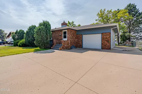 703 Johns Dr, Mandan, ND 58554 photo 65