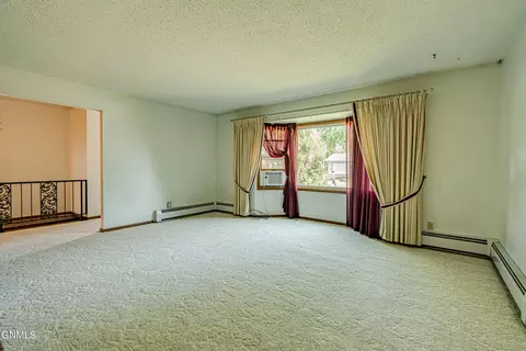 703 Johns Dr, Mandan, ND 58554 photo 5