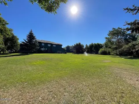 3015 11th Ave E, Williston, ND 58801 photo 8