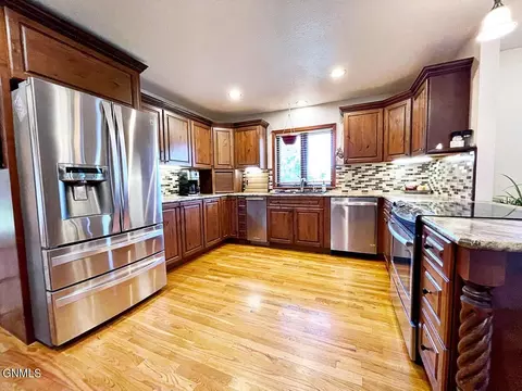3015 11th Ave E, Williston, ND 58801 photo 23