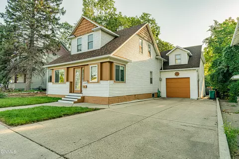 719 N 9th St, Bismarck, ND 58501 photo 1