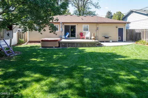 2011 Marian Dr, Bismarck, ND 58501 photo 22