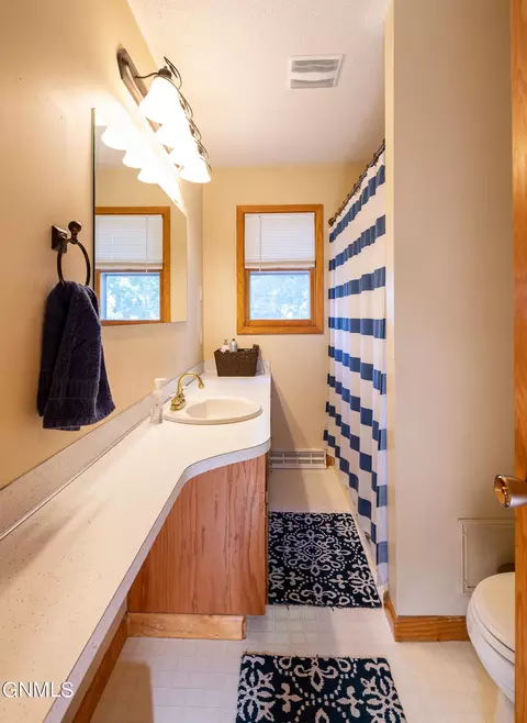 2011 Marian Dr, Bismarck, ND 58501 photo 9