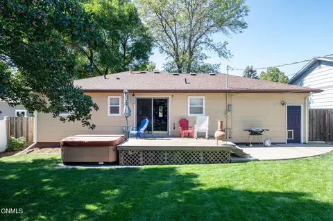 2011 Marian Dr, Bismarck, ND 58501 photo 24