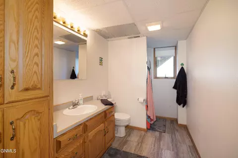 773 13th St E, Dickinson, ND 58601 photo 29