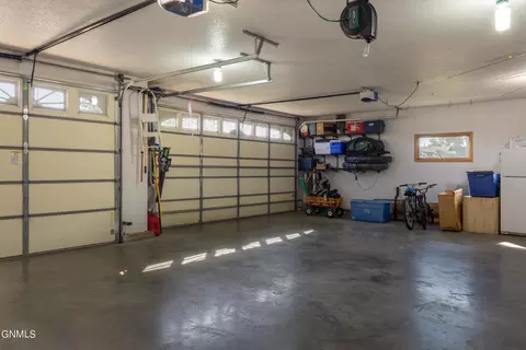 773 13th St E, Dickinson, ND 58601 photo 36