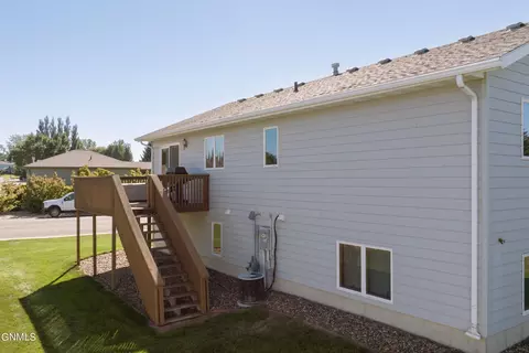 773 13th St E, Dickinson, ND 58601 photo 40