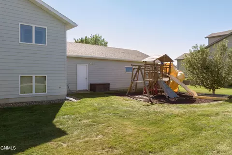 773 13th St E, Dickinson, ND 58601 photo 41