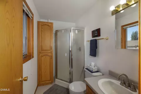 773 13th St E, Dickinson, ND 58601 photo 22