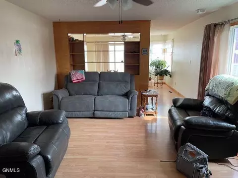 405 7th St E, Culbertson, MT 59218 photo 8