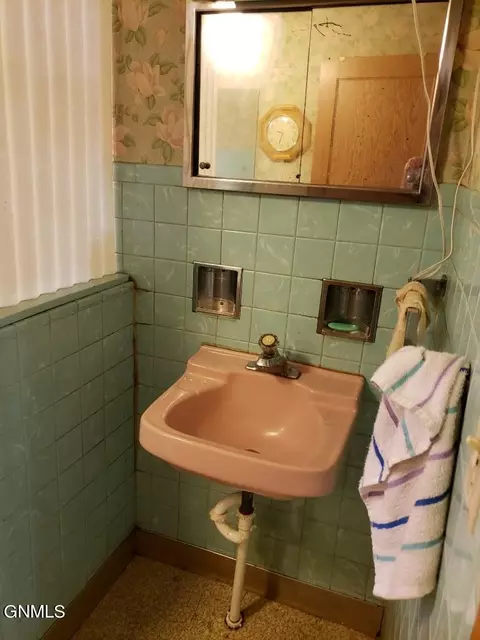 9725 53rd St SW, Gladstone, ND 58630 photo 30
