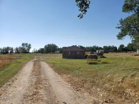 9725 53rd St SW, Gladstone, ND 58630 photo 10