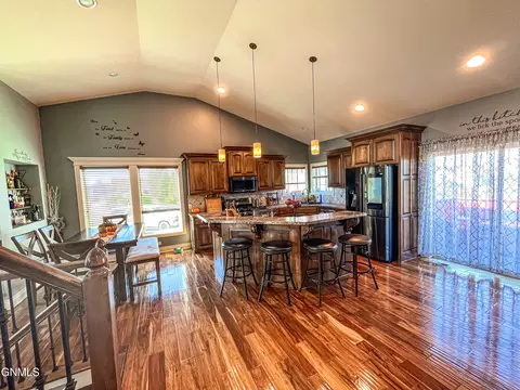 2008 Dublin Ln, Williston, ND 58801 photo 6