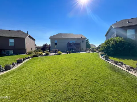 2008 Dublin Ln, Williston, ND 58801 photo 40