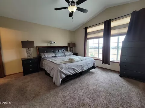 1301 24th St E, Williston, ND 58801 photo 23