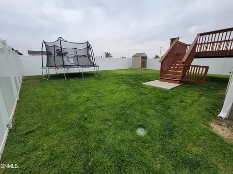 1301 24th St E, Williston, ND 58801 photo 42