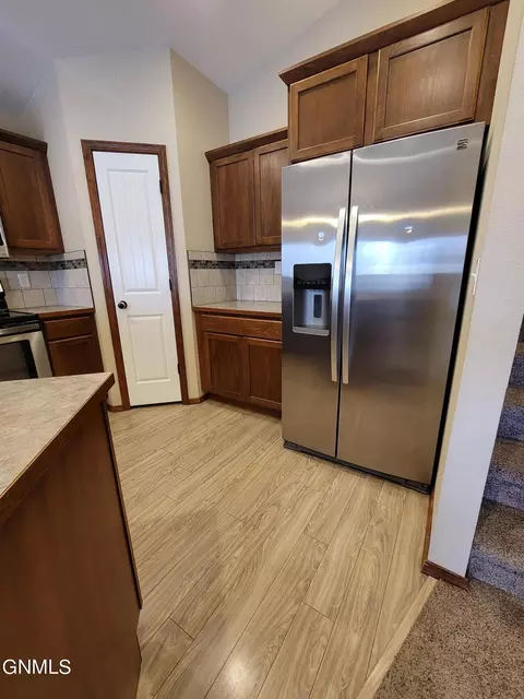 1301 24th St E, Williston, ND 58801 photo 12