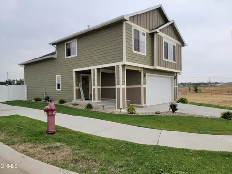 1301 24th St E, Williston, ND 58801 photo 2