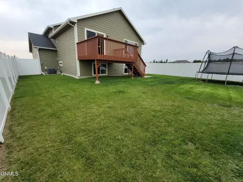 1301 24th St E, Williston, ND 58801 photo 41