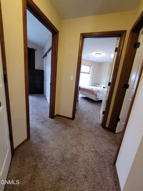 1301 24th St E, Williston, ND 58801 photo 17