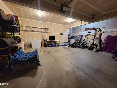 1301 24th St E, Williston, ND 58801 photo 36