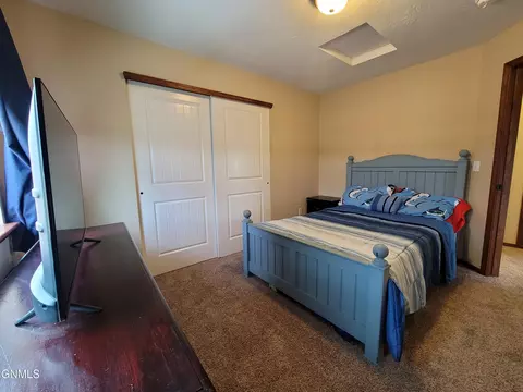 1301 24th St E, Williston, ND 58801 photo 20