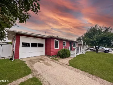 414 15th Ave W Ave W, Williston, ND 58801 photo 49