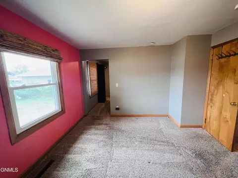 414 15th Ave W Ave W, Williston, ND 58801 photo 18