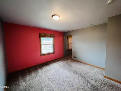 414 15th Ave W Ave W, Williston, ND 58801 photo 17