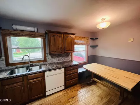 414 15th Ave W Ave W, Williston, ND 58801 photo 14
