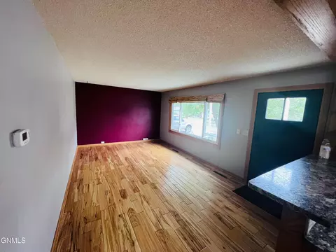 414 15th Ave W Ave W, Williston, ND 58801 photo 5