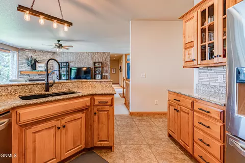 4825 Boulder Ridge Rd, Bismarck, ND 58503 photo 28