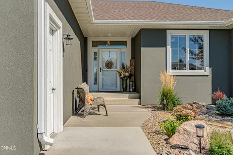 4825 Boulder Ridge Rd, Bismarck, ND 58503 photo 11