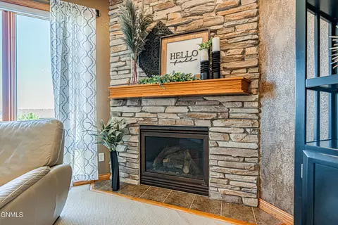 4825 Boulder Ridge Rd, Bismarck, ND 58503 photo 18