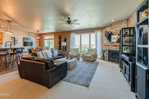 4825 Boulder Ridge Rd, Bismarck, ND 58503 photo 17