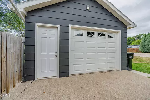 418 N 18th St, Bismarck, ND 58501 photo 37